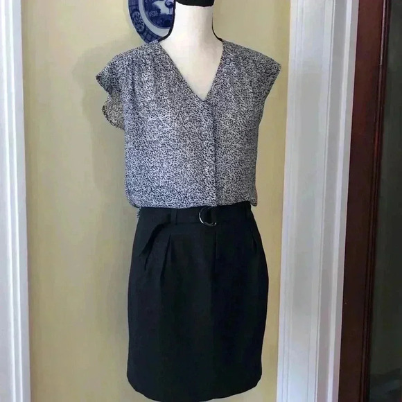 Banana Republic | Gray Belted Wool Blend Mini Skirt - Picture 2 of 7